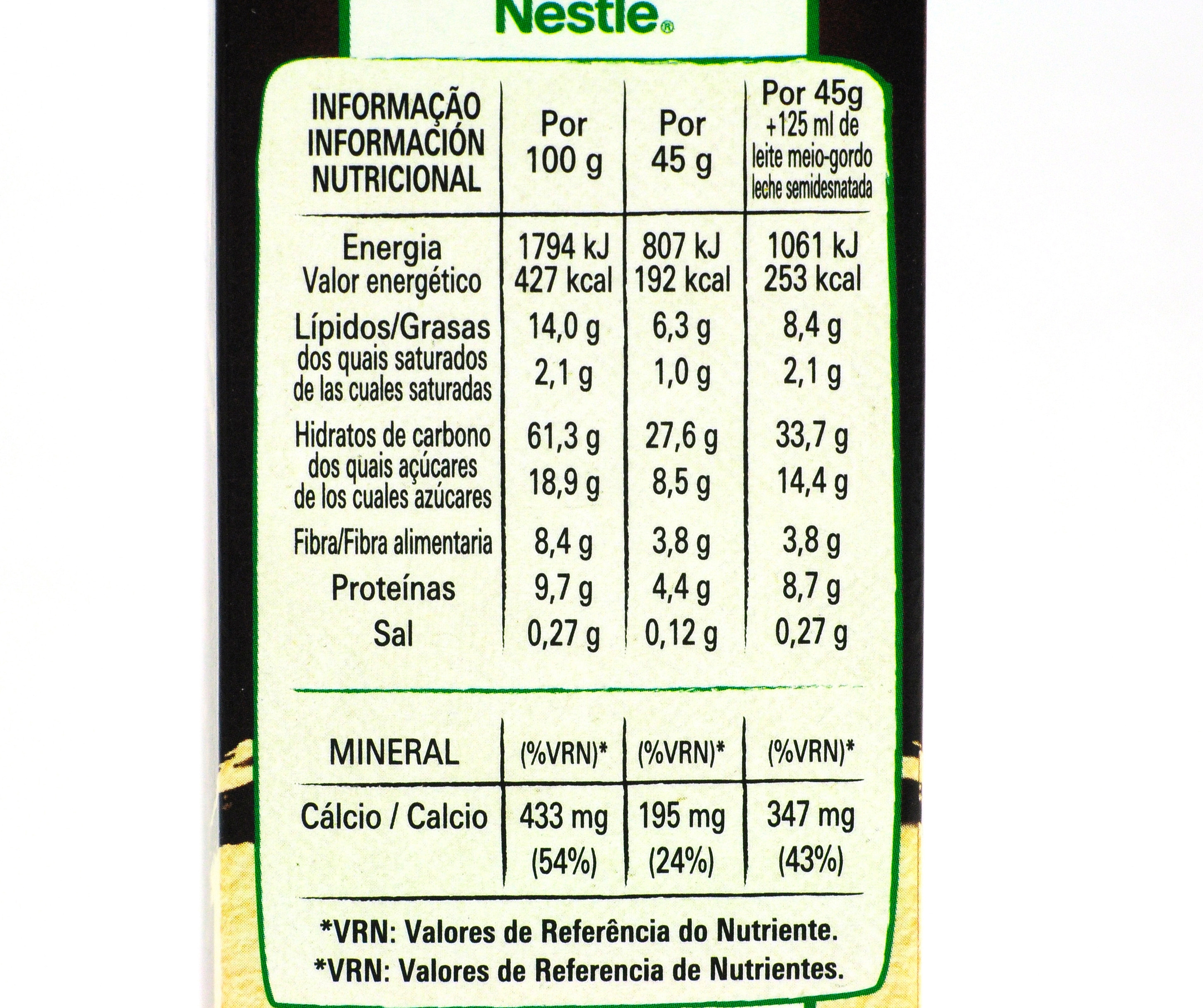 NESTLÉ CHOCAPIC CHOCAPIC GRANOLA CRUNCHY MUESLI. NESTLÉ CHOCAPIC CHOCAPIC GRANOLA CRUNCHY MUESLI.