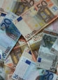 Los bancos asfixian a los usuarios incrementando comisiones