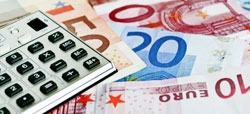 Los grandes bancos nos cobran 18.000 millones al año en comisiones