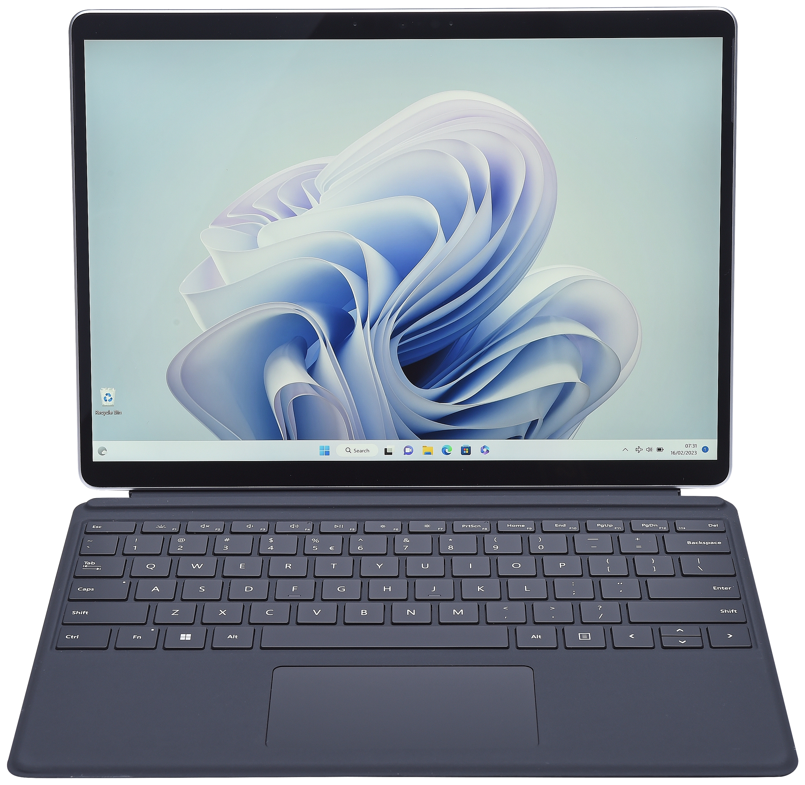 MICROSOFT SURFACE PRO 9 INTEL CORE I7 256 GB SSD 16GB RAM WITH SURFACE PRO KEYBOARD