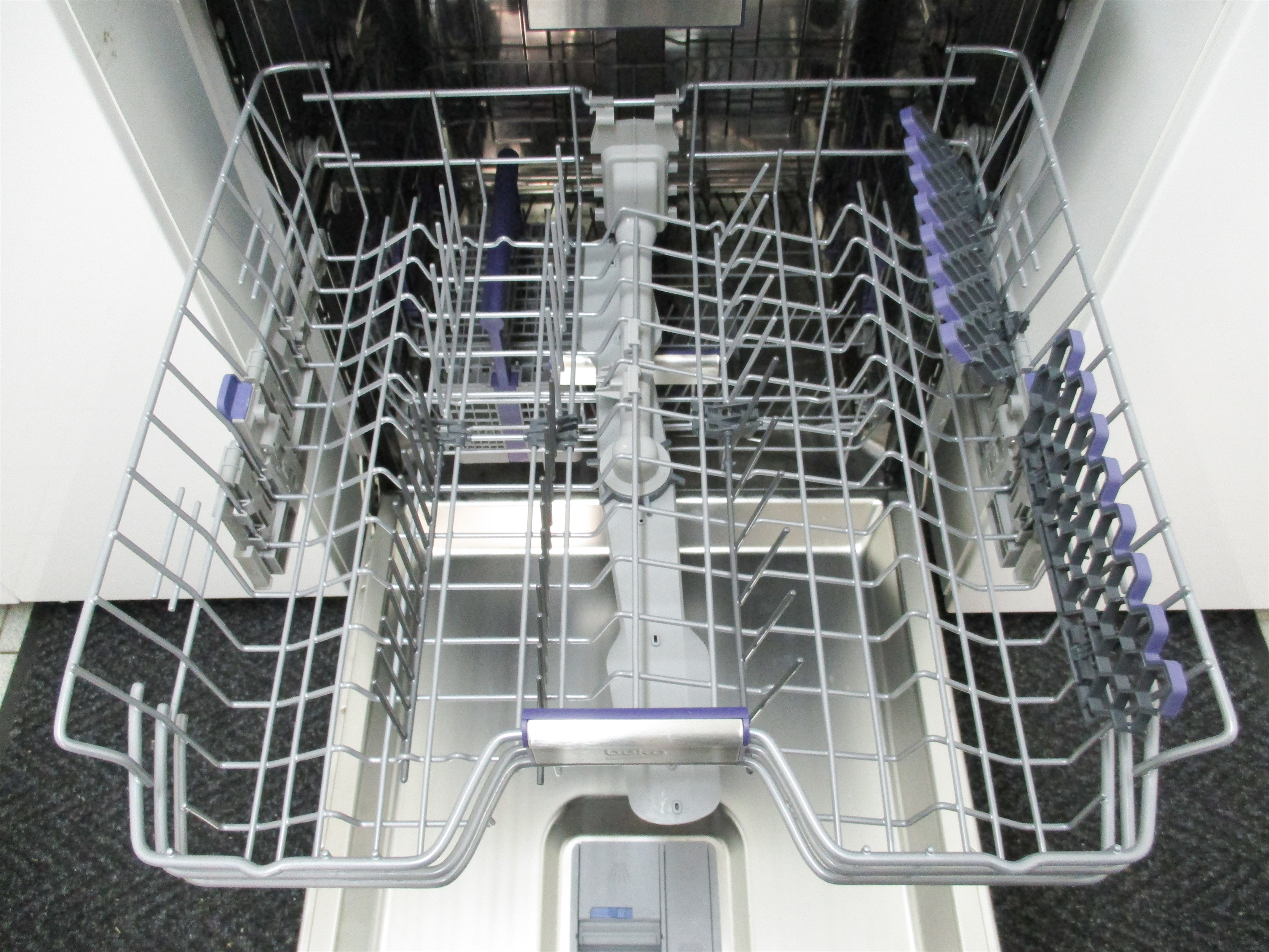BEKO DFN28430X