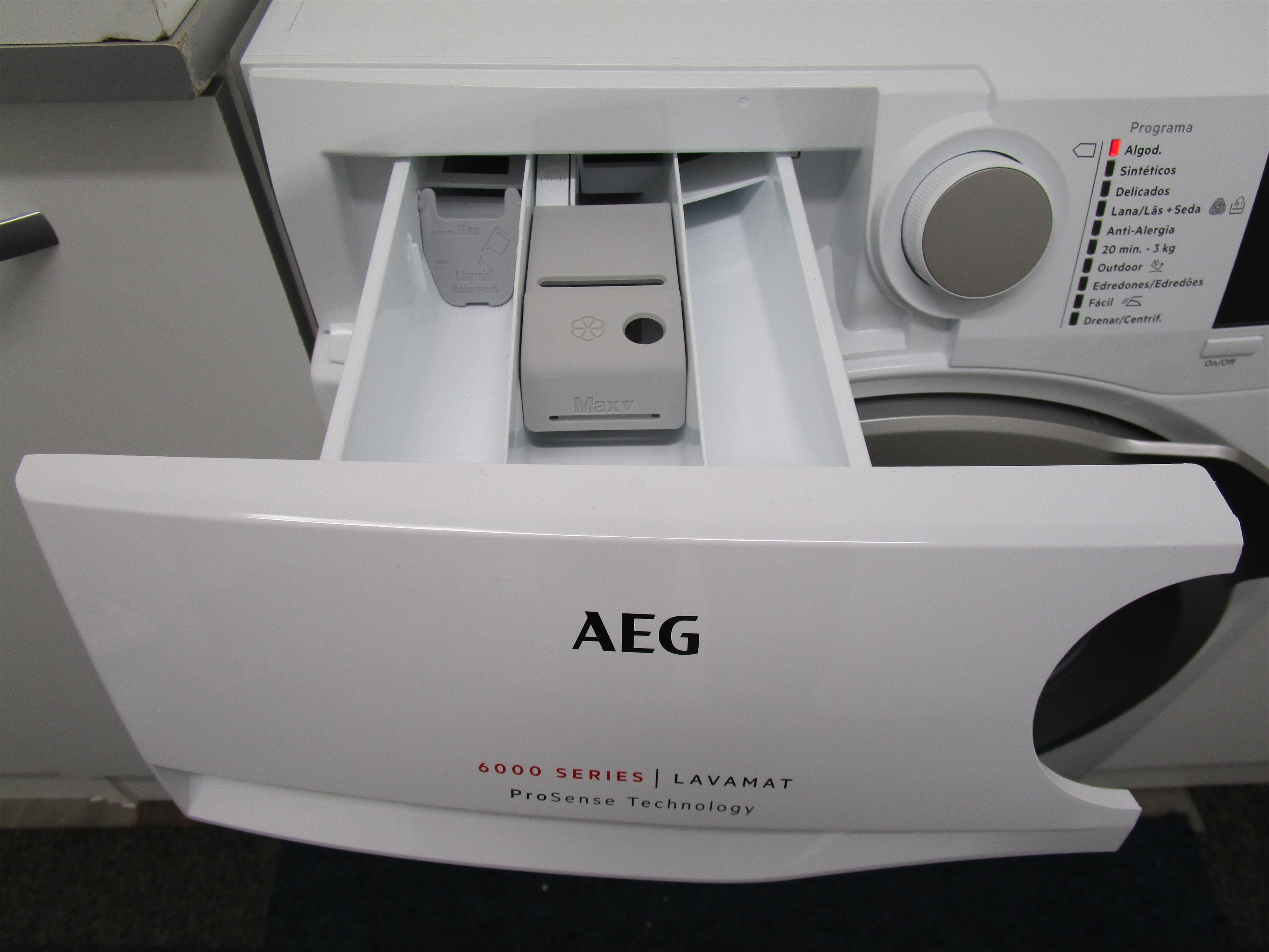 AEG L6FBG824